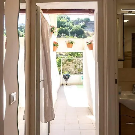 Casa Con Ampio Terrazzo - Casa Minny Gaeta